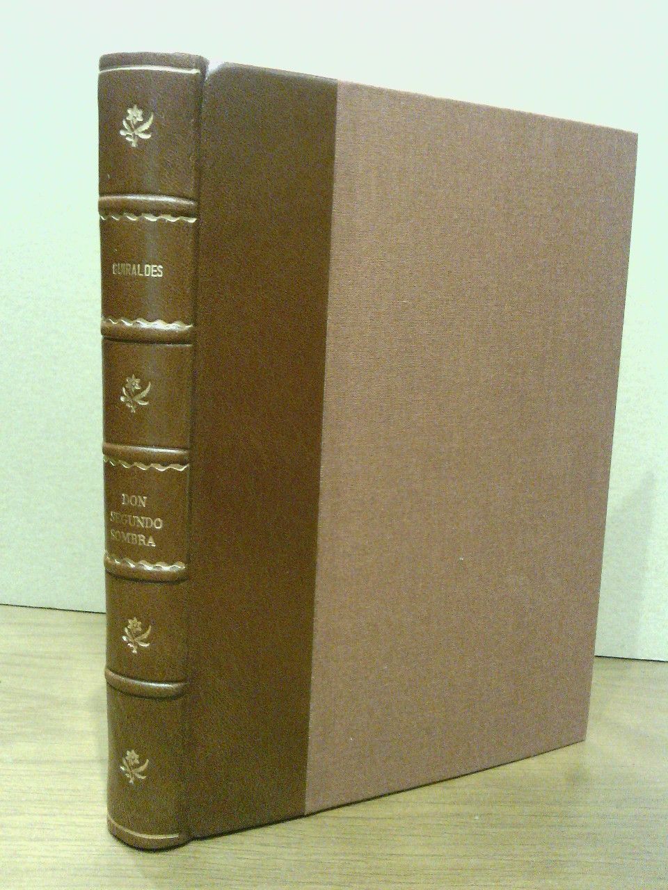 GIRALDES, Ricardo - Don Segundo Sombra /  Ilustraciones de Alberto Giralds; nota preliminar de Adelina del Carril