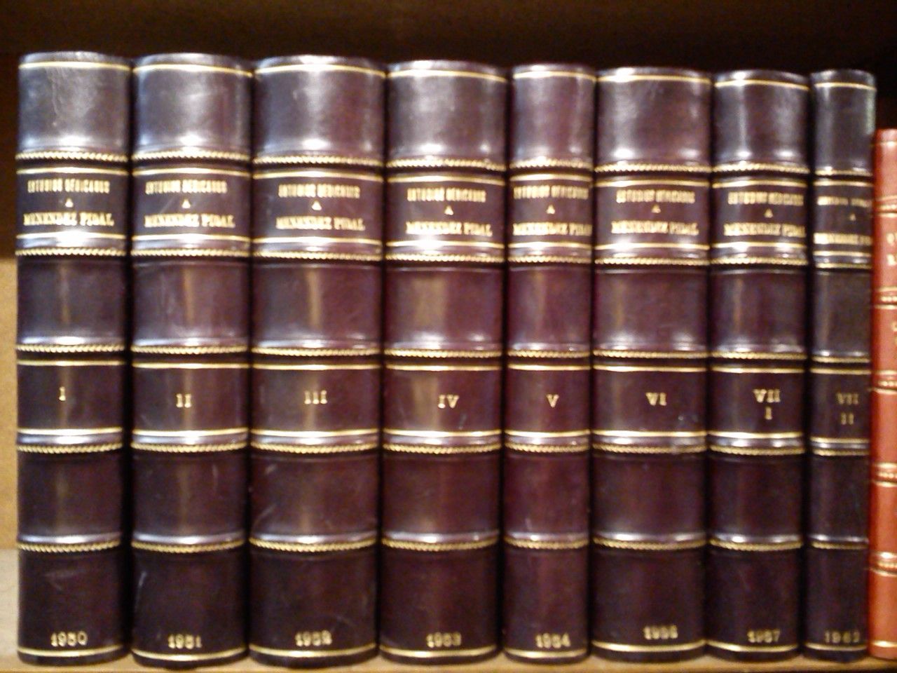 VARIOS AUTORES - ESTUDIOS DEDICADOS A MENENDEZ PIDAL /  Editados bajo la direccin del Dr. D. Rafael de Balbn, de la Univ. de Madrid, y con la colaboracin de los Profesores Baquero Goyanes, Monge Casao, Varela Iglesias y Rubio Garca. [Estudios de Filologa, Literatura e Historia espaolas, debidos a la pluma de muchos y eminentes especialistas espaoles y extranjeros]