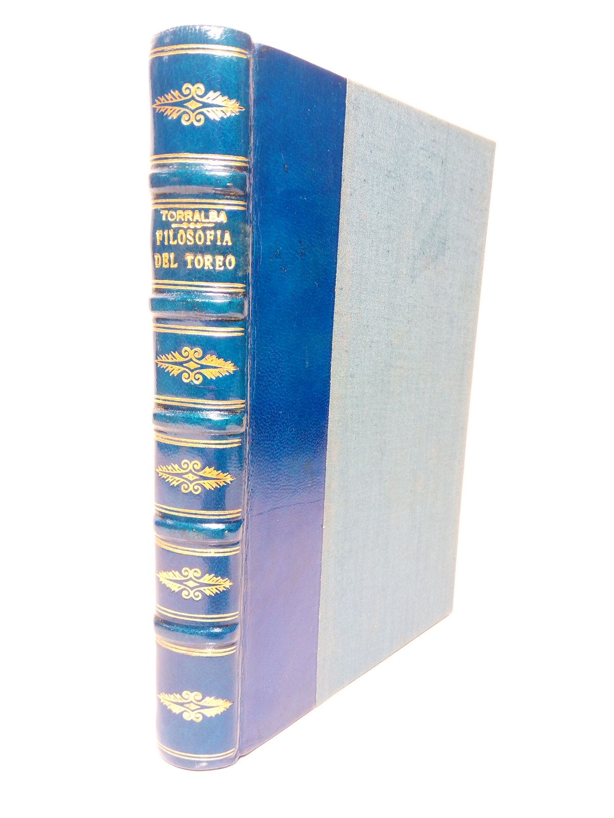 TORRALBA DE DAMAS, B. - Filosofa del toreo /  Prlogo de Marcial Lalanda; ilustraciones de K-Hito