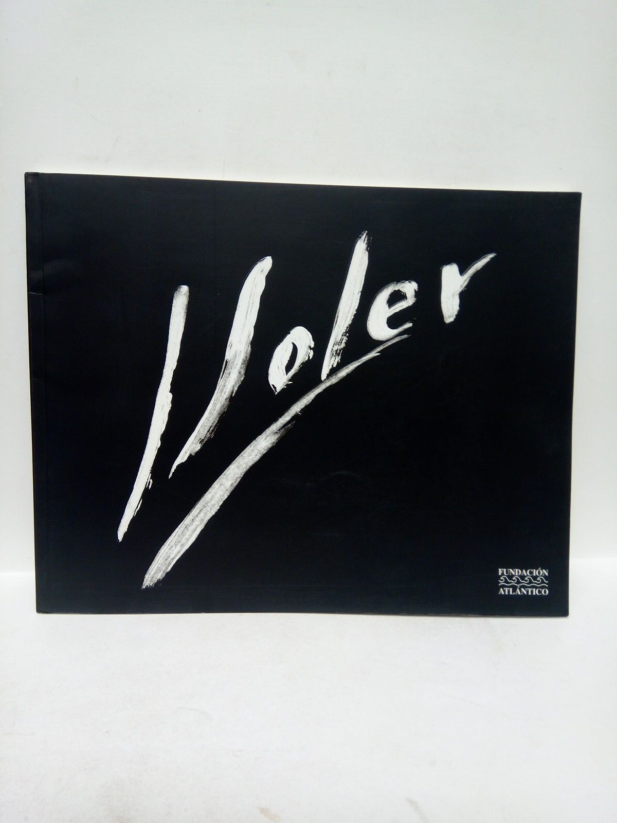 FUNDACION ATLANTICO - Jess Soler. [Catlogo de una exposicin en la Fundacin Atlntico de este original pintor] /  [Introducciones por] Carlos Garca-Osuna: Texturas y colores, los instrumentos plsticos de Jess Soler; Hermann Tertsch: Sorprendente e inquietante