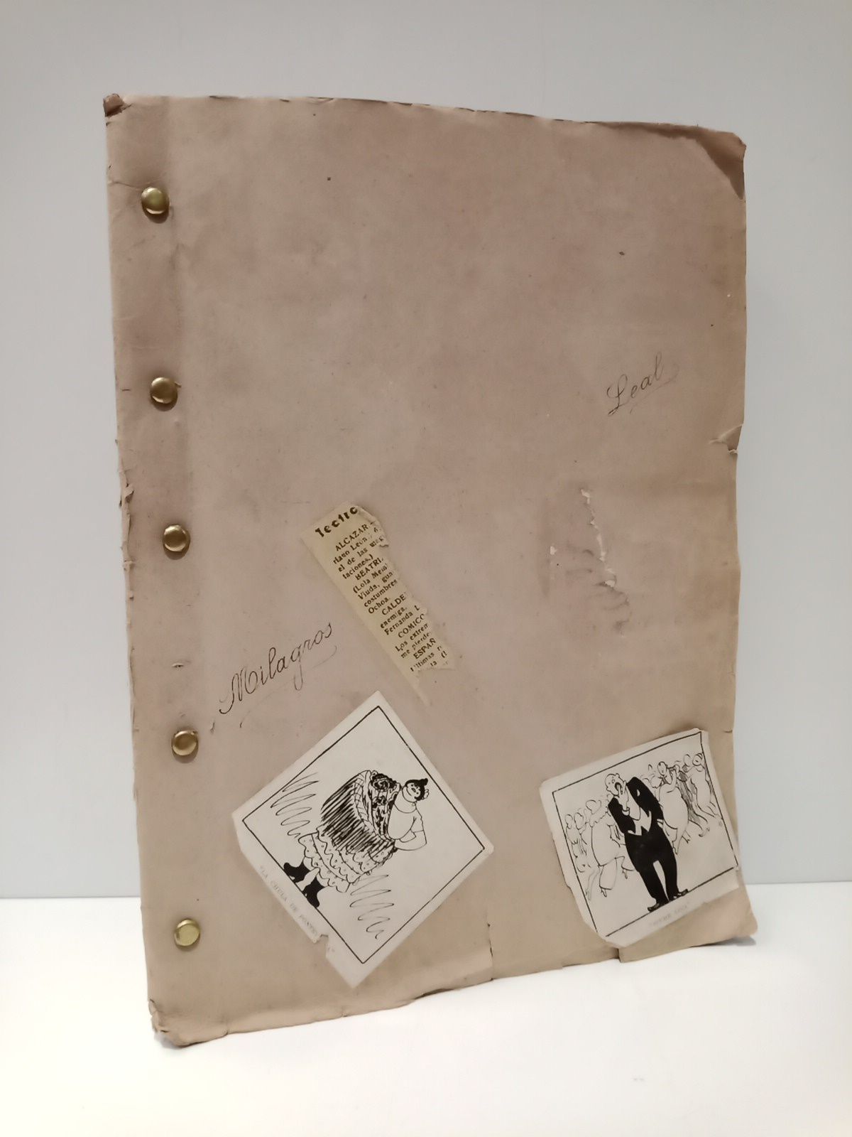 LALAMA, Luis de - Curioso album confeccionado con recortes de peridicos, revistas, anuncios, dibujos, caricaturas, formadando un collage de principio a fin y dedicado a la actriz MILAGROS LEAL, segn reza la dedicatoria autgrafa del propio autor: 