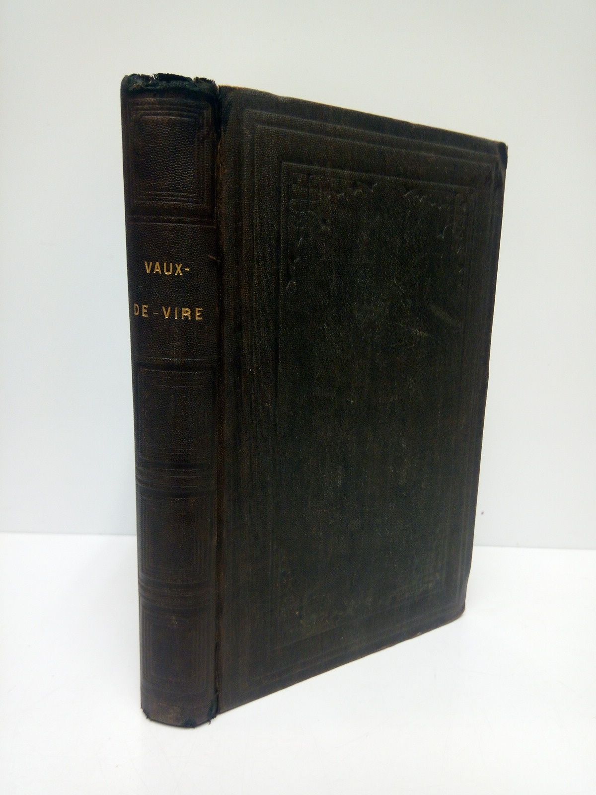 JACOB, P. L. - Vaux-de-vire d'Olivier Basselin et de Jean le Houx, suivis d'un choix d'anciens vaux-de-vire et d'anciennes chansons normandes /  Avec une notice prliminaire et des notes philologiques par A. Asselin, L. Dubois, Pluquet, Julien Travers, et Charles Nodier