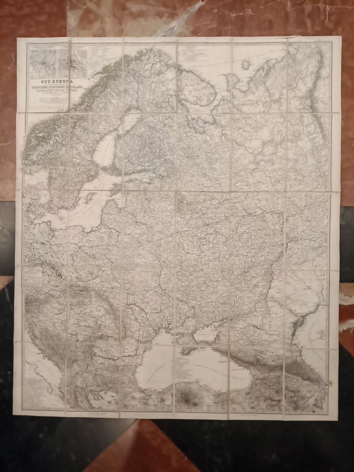 PETERMANN, A. - [Mapa de] OST-EUROPA in 6 blttern. Enthaltend: Noewegen, Schweden, Russland, Kaukasien und die Trken. Im maassstabe von 1 : 3.700.000