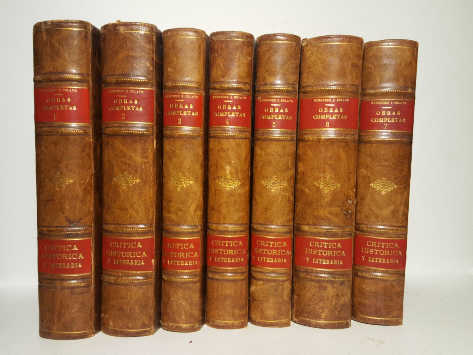 MENENDEZ PELAYO, Marcelino - Estudios y discursos de crtica histrica y literaria /  Edicin preparada por D. Enrique Snchez Reyes. [EN 7 VOLS.]. Vol. I.: Estudios generales, Edad Media, Influencias semticas, Cervantismo; Vol. II.: Humanistas, Lrica, Teatro anterior a Lope; Vol. III.: Teatro, Lope, Caldern; Vol. IV.: Siglo XVIII - Historia literaria, Siglo XIX - Poetas; Vol. V.: Siglo XIX - Crticos y novelistas, Escritores regionales, Histanistas y literaturas extranjeras; Vol. VI.: Escritores montaeses; Vol. VII.: Estudios histricos