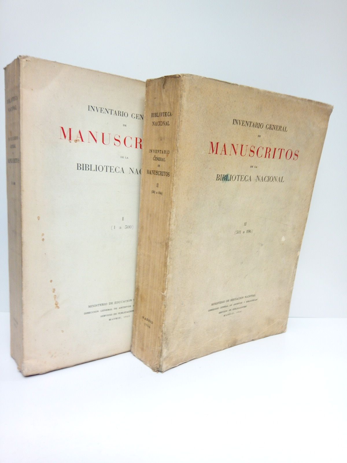 DIRECCION GENERAL DE ARCHIVOS Y BIBLIOTECAS - MINISTERIO DE EDUCACION NACIONAL - Inventario General de Manuscritos de la Biblioteca Nacional. (Tomo I.: 1 a 500; Tomo II.: 501 a 896) /  En el tomo I. prlogo de Ramn Paz Remolar y Jos Lpez de Toro; Seguido de una amplia bibliografa de obras de referencia que abarca CXVI pags.
