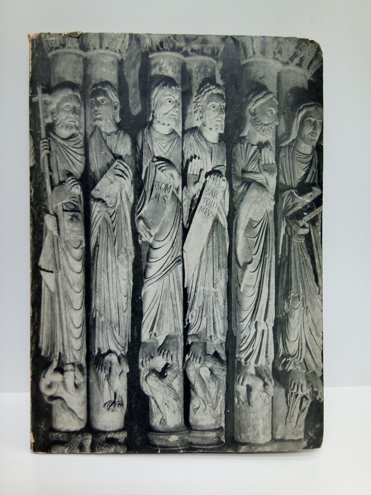 CAJA DE AHORROS DE ASTURIAS - COMISION ORGANIZADORA DEL XII CENTENARIO DE LA FUNDACION DE OVIEDO - XII Centenario de la fundacin de Oviedo: Exposicin del tesoro artstico de la S. I. Catedral. (Exposicin en la Caja de Ahorros de Asturias, Obra Social y Cultural. Septiembre de 1961) /  Textos del M. I. Sr. don Jos Cuesta Fernndez, Den de la S. I. Catedral, tomados de la 