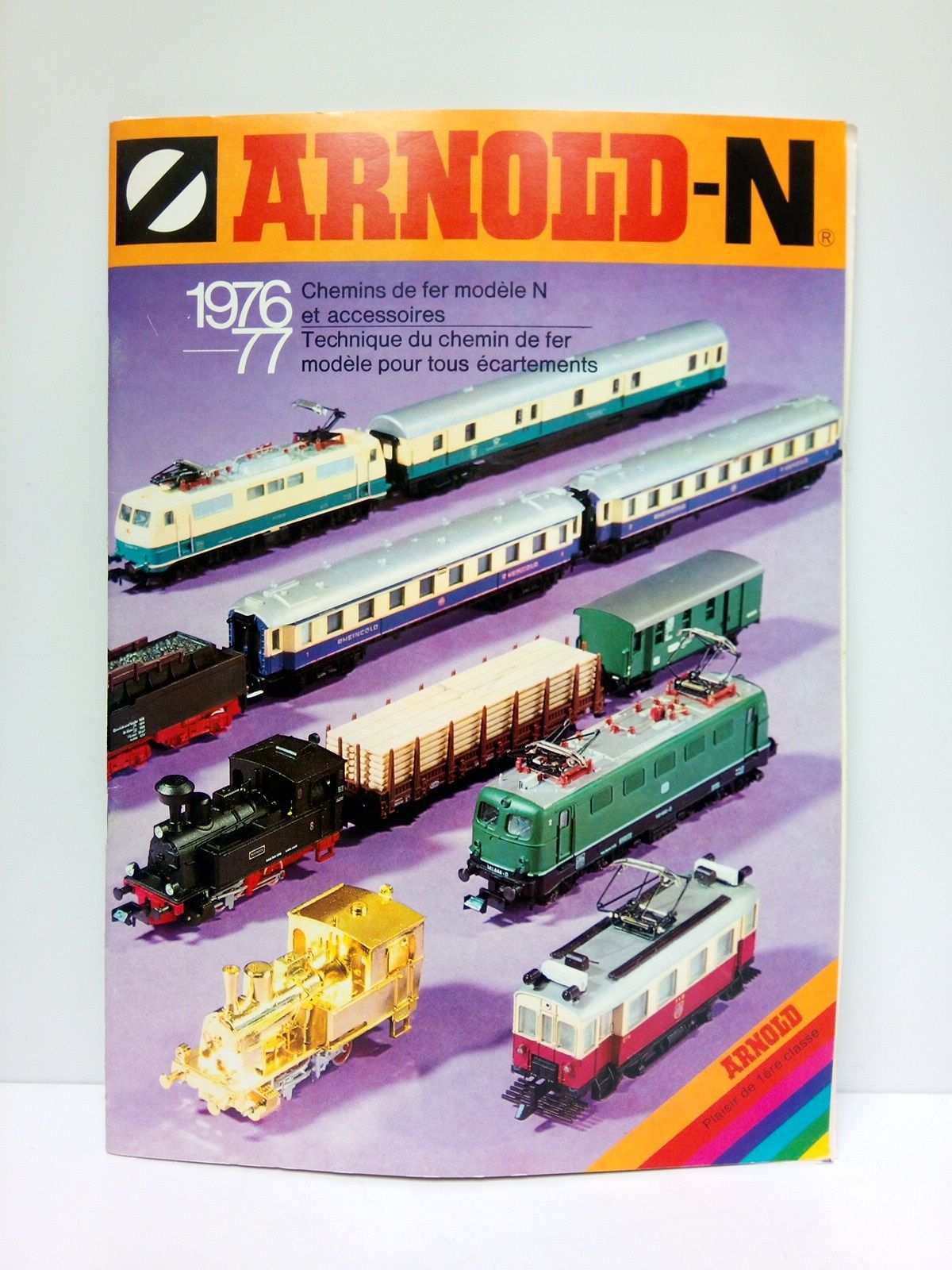 ARNOLD-N - 1976-77. Chemins de fer modle N et accessoires. Technique du chemin de fer modle pour tous cartements
