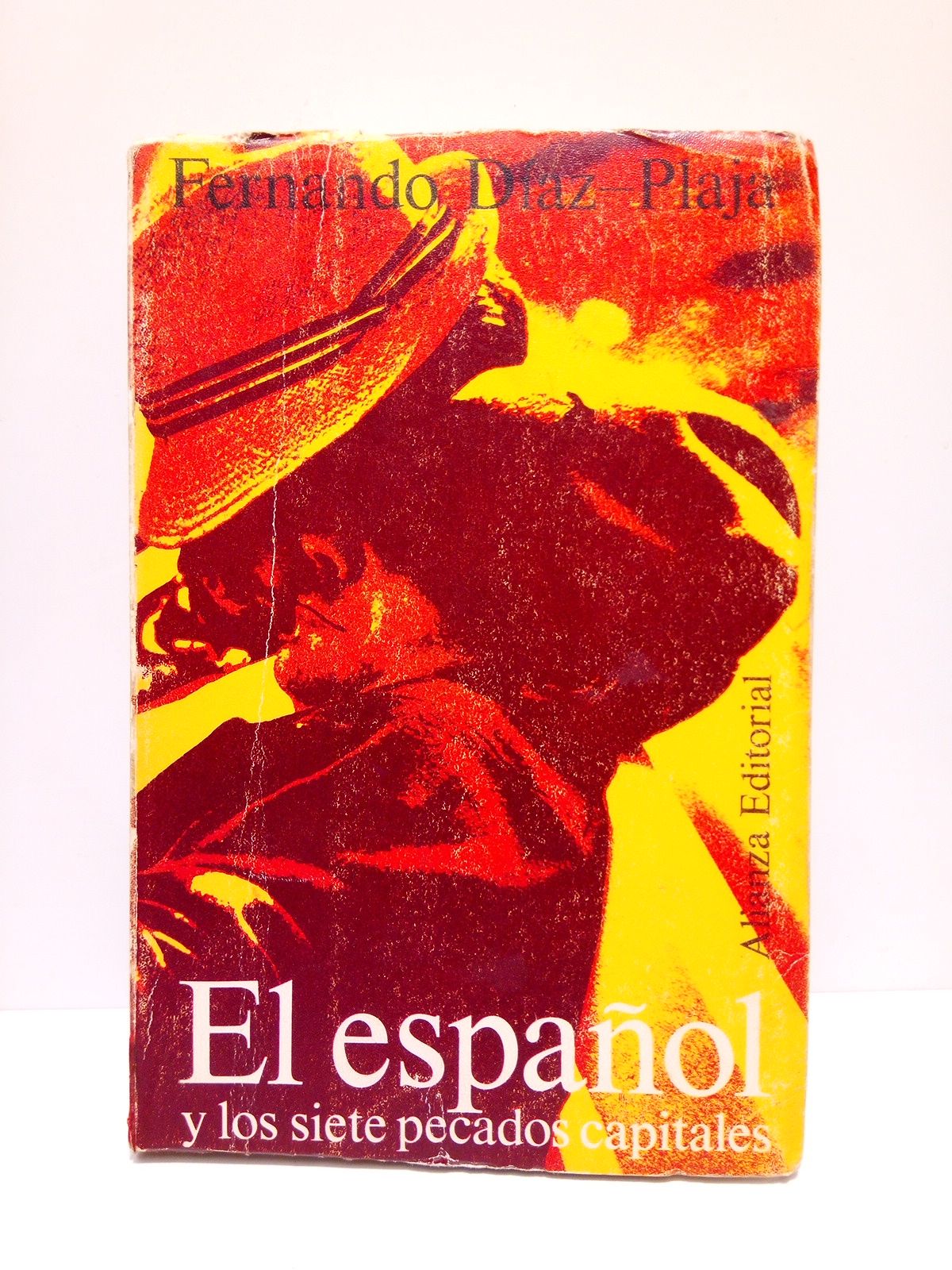 DIAZ-PLAJA, Fernando - El espaol y los siete pecados capitales /  Ilustraciones de Mingote