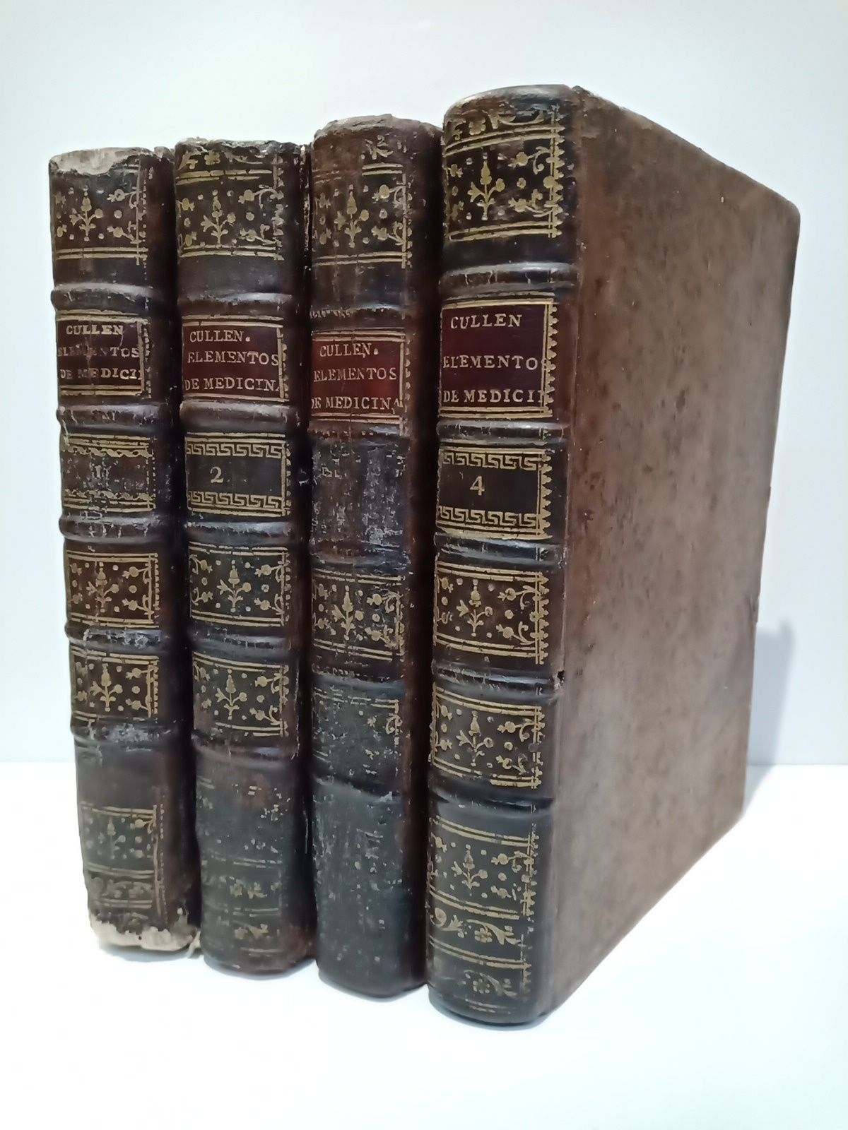 CULLEN, Guillermo - Elementos de Medicina Prctica del Dr.... Primer mdico del Rey de Inglaterra en Escocia, Catedrtico de Medicina Prctica de la Universidad de Edimburgo. / Traducidos de la quarta, y ltima Edicion Inglesa al Frances, con notas, en las que se ha refundido la Nosologia del mismo autor; descrito las diferentes especies de enfermedades, y aadido muchas observaciones, que pueden dar una idea de los progresos que la Medicina ha hecho en nuestros das. Por Mr. Bosquillon...; Y del Frances al Castellano, aadindoles varias notas, suplementos y modificaciones, y acomodndolos  nuestros naturales. Por el Dr. D. Bhartholom Piera y Siles....