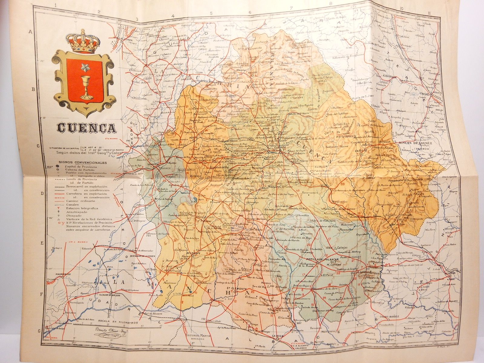 EDITORIAL MARTIN [Benito Chas y Carb, Capitn de Ingenieros, Dirige] - Cuenca [mapa de la provincia] /  Con firma impresa al pie de Benito Chias [Capitn de Ingenieros que dirigi y supervis el mapa]; S. Poch, Grab