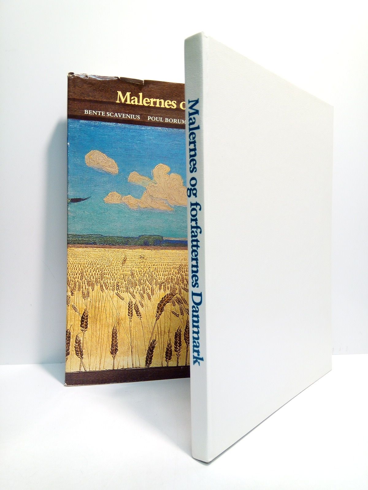 SCAVENIUS, Bente (seleciona las pinturas) y Poul Borum (textos) - Malernes og forfatternes Danmark. Dansk natur /  Malerier udvalgt af Bente Scavenius; Tekster udvalgt af Poul Borum